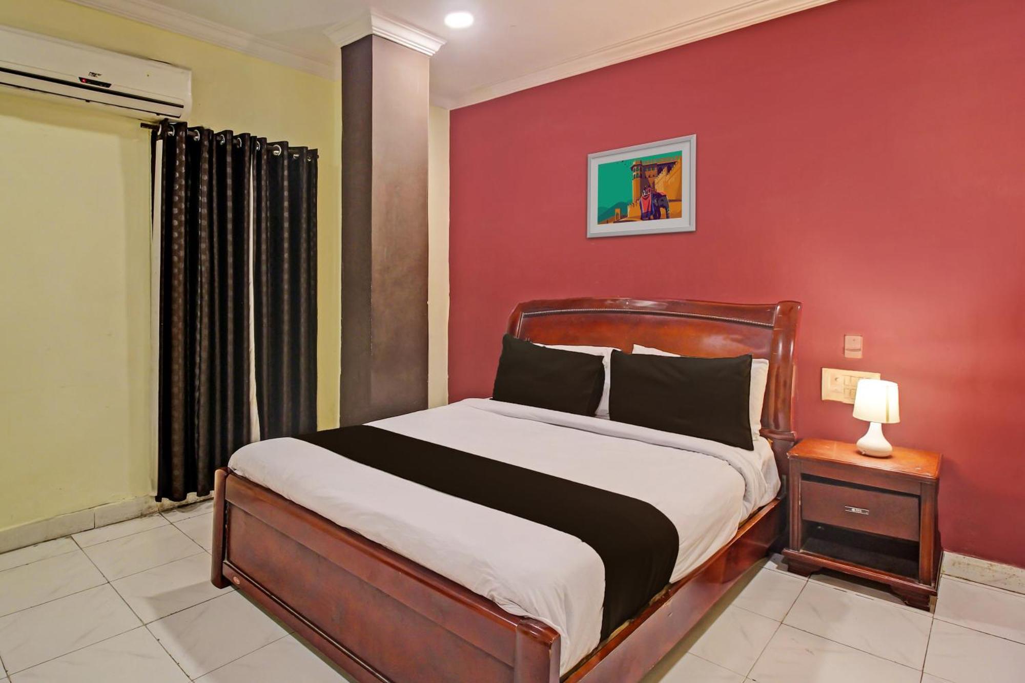 Hotel O Ruma Near Nampally Railway Station Hyderabad Exterior foto