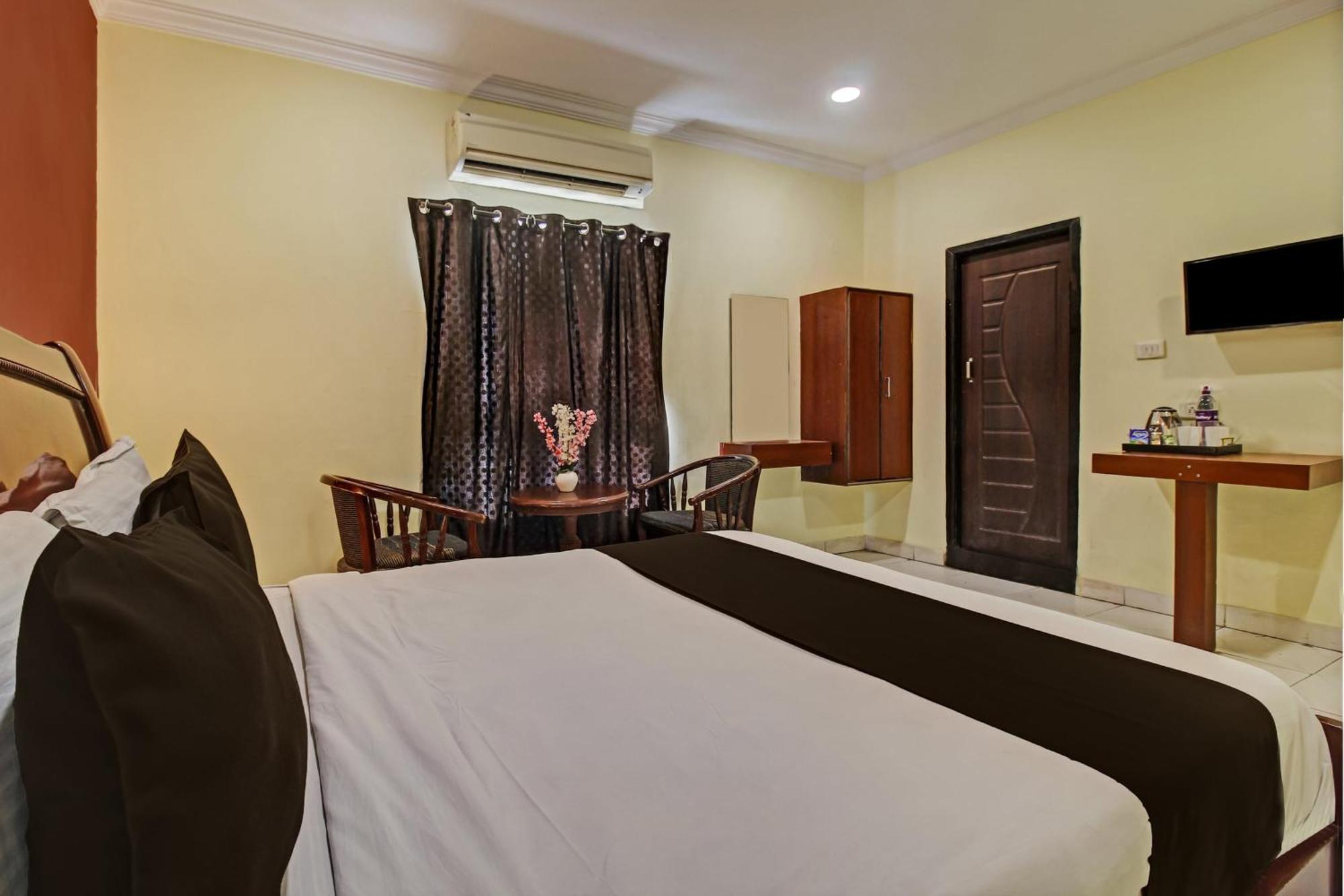 Hotel O Ruma Near Nampally Railway Station Hyderabad Exterior foto