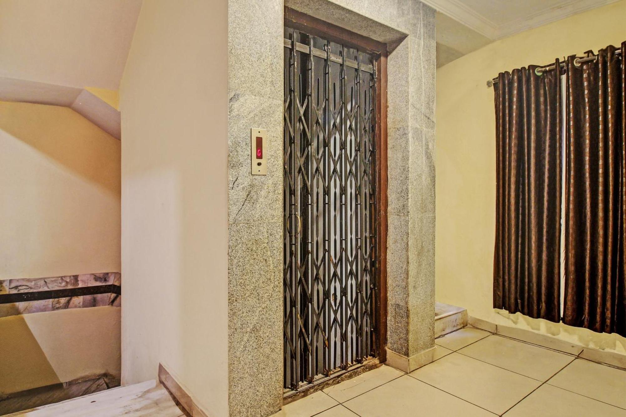 Hotel O Ruma Near Nampally Railway Station Hyderabad Exterior foto